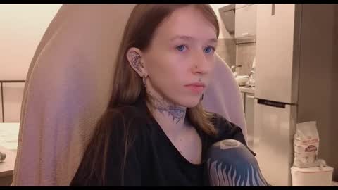 Snapshot of fran_bow chatting on 11-22-25, 11:20 fran_bow online show from 11-22-25, 11:20