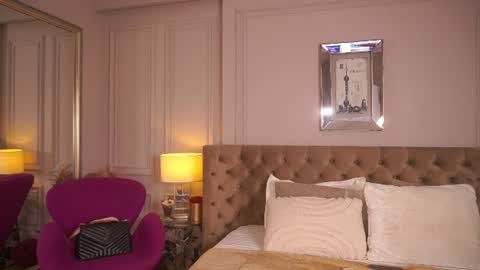 Snapshot of francescadante chatting on 06-19-26, 07:12 francescadante online show from 06-19-26, 07:12