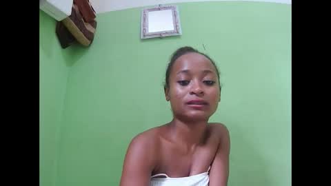 Snapshot of francine925426 chatting on 03-18-26, 07:33 francine925426 online show from 03-18-26, 07:33