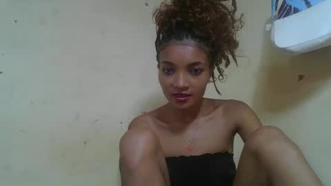 Snapshot of francinoli chatting on 05-11-26, 09:26 Francinoli online show from 05-11-26, 09:26
