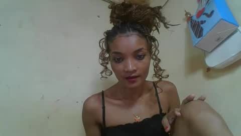 Snapshot of francinoli chatting on 05-11-26, 02:45 Francinoli online show from 05-11-26, 02:45