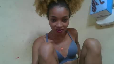 Snapshot of francinoli chatting on 05-14-26, 04:19 Francinoli online show from 05-14-26, 04:19