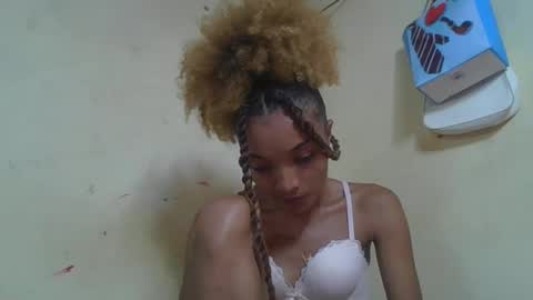 Snapshot of francinoli chatting on 05-14-26, 04:36 Francinoli online show from 05-14-26, 04:36