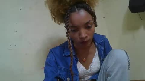 Snapshot of francinoli chatting on 05-15-26, 04:41 Francinoli online show from 05-15-26, 04:41