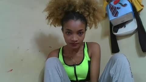 Snapshot of francinoli chatting on 05-16-26, 10:52 Francinoli online show from 05-16-26, 10:52