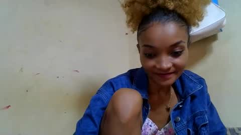 Snapshot of francinoli chatting on 05-24-26, 07:41 Francinoli online show from 05-24-26, 07:41