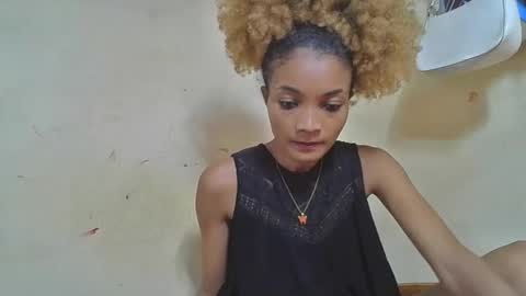 Snapshot of francinoli chatting on 05-25-26, 07:53 Francinoli online show from 05-25-26, 07:53