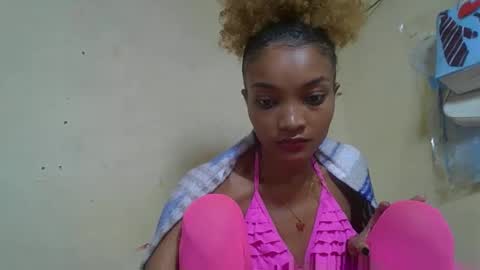 Snapshot of francinoli chatting on 05-28-26, 05:05 Francinoli online show from 05-28-26, 05:05
