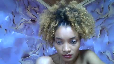 Snapshot of francinoli chatting on 06-19-26, 05:06 Francinoli online show from 06-19-26, 05:06