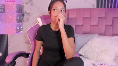 Laura online show from 09-25-25, 07:28