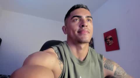 Snapshot of franco_ruiz_ chatting on 03-18-26, 05:49 franco online show from 03-18-26, 05:49