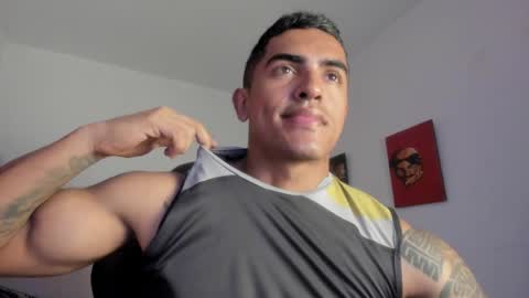 Snapshot of franco_ruiz_ chatting on 03-30-26, 01:28 franco online show from 03-30-26, 01:28