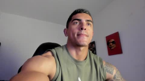 Snapshot of franco_ruiz_ chatting on 04-01-26, 12:55 franco online show from 04-01-26, 12:55