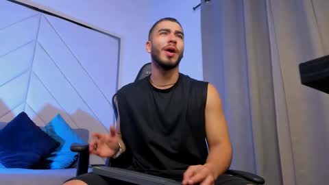 Snapshot of francobanderas1 chatting on 01-13-26, 03:39 FRANCO online show from 01-13-26, 03:39