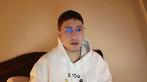 Snapshot of francopizano chatting on 07-23-26, 04:32 Francum online show from 07-23-26, 04:32