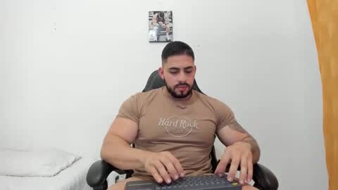 frank_foxx1 online show from 10-08-25, 03:48