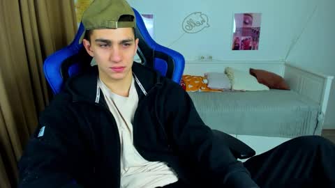 Frank online show from 11-08-25, 04:45