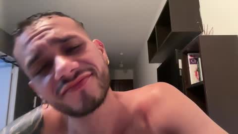 Snapshot of frankcokxxx chatting on 02-23-25, 07:11 Frankboxxx and mat online show from 02-23-25, 07:11