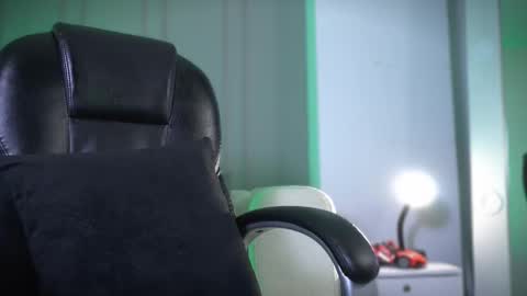 Frank Farrell. Hey remember to give me a thumbs up Ty online show from 11-11-25, 10:32