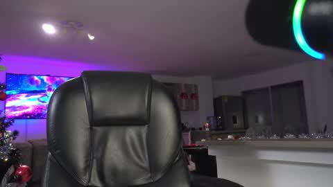 Frank Farrell. Hey remember to give me a thumbs up Ty online show from 12-18-25, 03:56