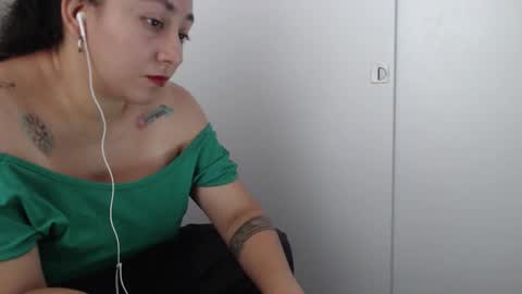 Snapshot of fransheska1_4 chatting on 02-23-26, 12:46 fransheska and Dimytri online show from 02-23-26, 12:46