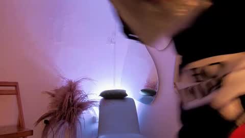 Fransheska online show from 03-24-26, 11:59