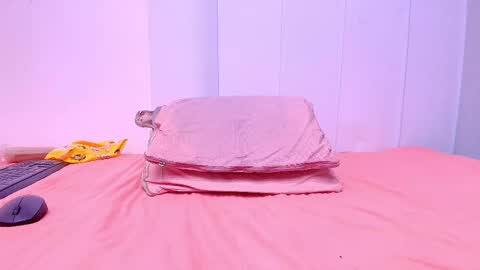 Snapshot of franyeli_5 chatting on 02-13-25, 10:43 FRANYELY online show from 02-13-25, 10:43