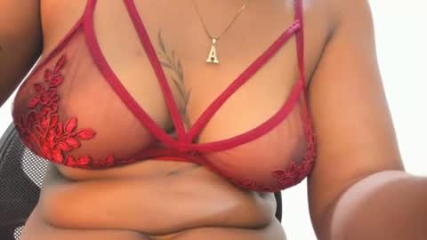 Snapshot of franyeli_9 chatting on 06-15-26, 02:58 franyeli online show from 06-15-26, 02:58