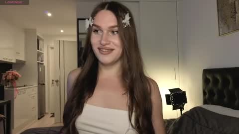 I am franzeva  online show from 06-10-26, 11:31
