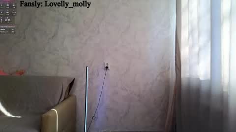 Snapshot of frauchocolate chatting on 02-21-25, 12:06 Alice online show from 02-21-25, 12:06