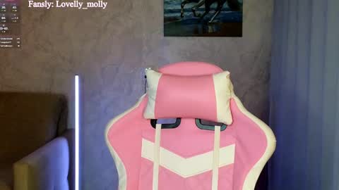 Snapshot of frauchocolate chatting on 03-09-25, 08:31 Alice online show from 03-09-25, 08:31