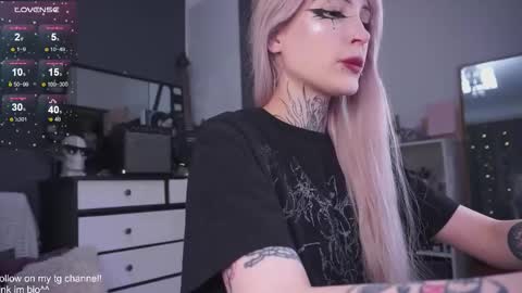 Asya UwU   online show from 09-18-25, 07:38