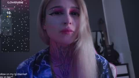 Asya UwU   online show from 11-18-25, 12:16