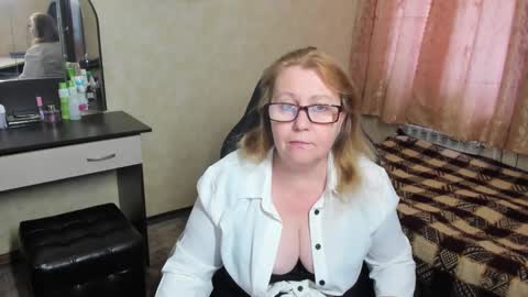 Snapshot of fraumartha chatting on 02-15-25, 01:16 FrauMartha online show from 02-15-25, 01:16