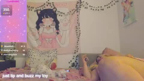 Snapshot of freakcute_friends chatting on 09-17-25, 07:48 Alice online show from 09-17-25, 07:48