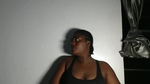 Snapshot of freakie_clit chatting on 12-04-24, 07:23 pandora online show from 12-04-24, 07:23