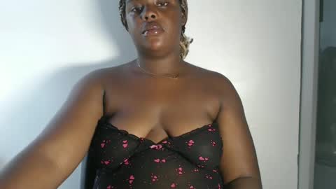 Snapshot of freakie_clit chatting on 12-18-24, 09:25 pandora online show from 12-18-24, 09:25