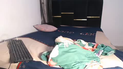 Snapshot of freakie_clit chatting on 01-02-25, 06:07 pandora online show from 01-02-25, 06:07