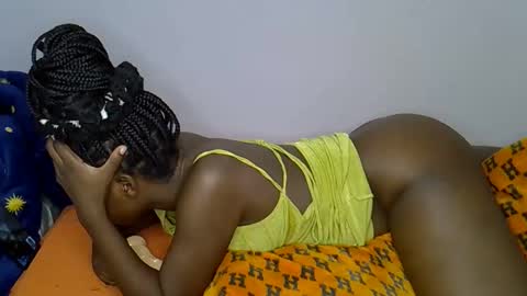 Snapshot of freakie_sissy chatting on 10-01-25, 06:58 kiki online show from 10-01-25, 06:58