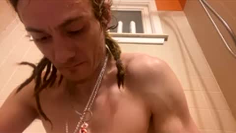 Snapshot of freaktwink420 chatting on 12-18-25, 05:46 Squirrel twink online show from 12-18-25, 05:46