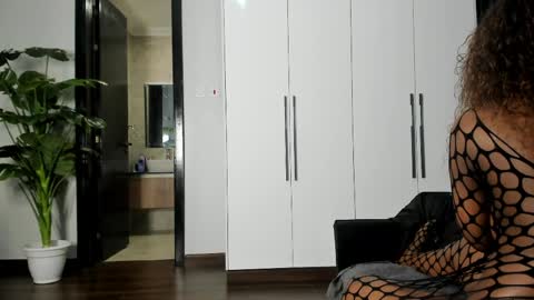 Sandra online show from 04-25-26, 01:19