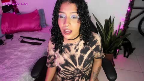 Lia Gomez online show from 12-17-24, 10:54