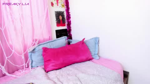 Lia Gomez online show from 12-18-24, 06:03