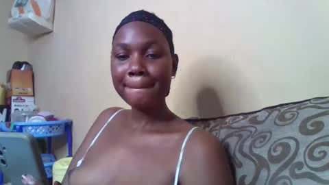 Snapshot of freaky_sony chatting on 10-29-25, 07:15 Sony online show from 10-29-25, 07:15