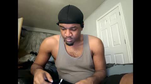 Snapshot of freakybubba chatting on 11-05-25, 11:49 Freakybubba online show from 11-05-25, 11:49