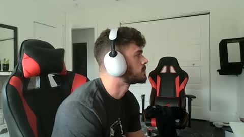 freakyfitking online show from 01-21-25, 07:50