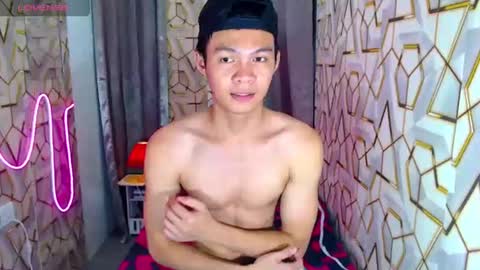 Mark online show from 06-21-26, 02:08