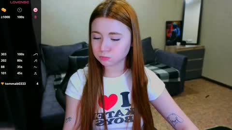 Snapshot of freckle_diyana chatting on 12-15-24, 03:42 Diyana online show from 12-15-24, 03:42