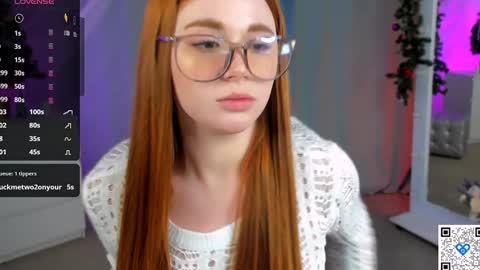 Snapshot of freckle_diyana chatting on 01-10-25, 03:39 Diyana online show from 01-10-25, 03:39