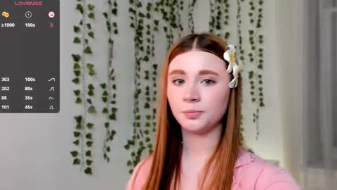 Snapshot of freckle_diyana chatting on 02-13-25, 03:56 Diyana online show from 02-13-25, 03:56